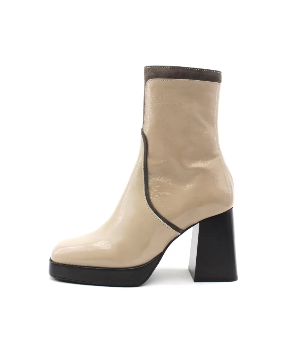 Women casta Ankle Boots- Julia