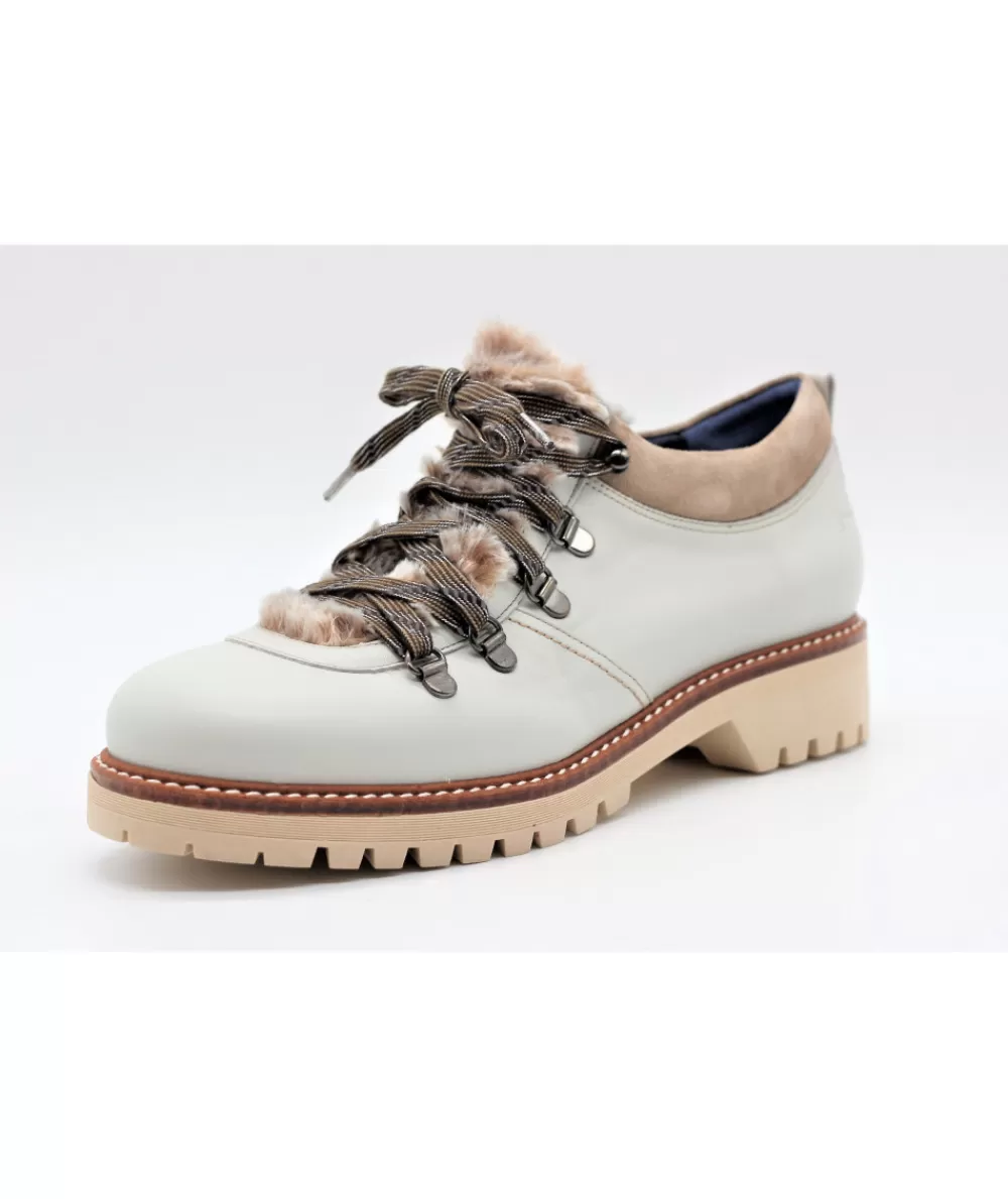 Women dorking Derbies- 7705 Charco