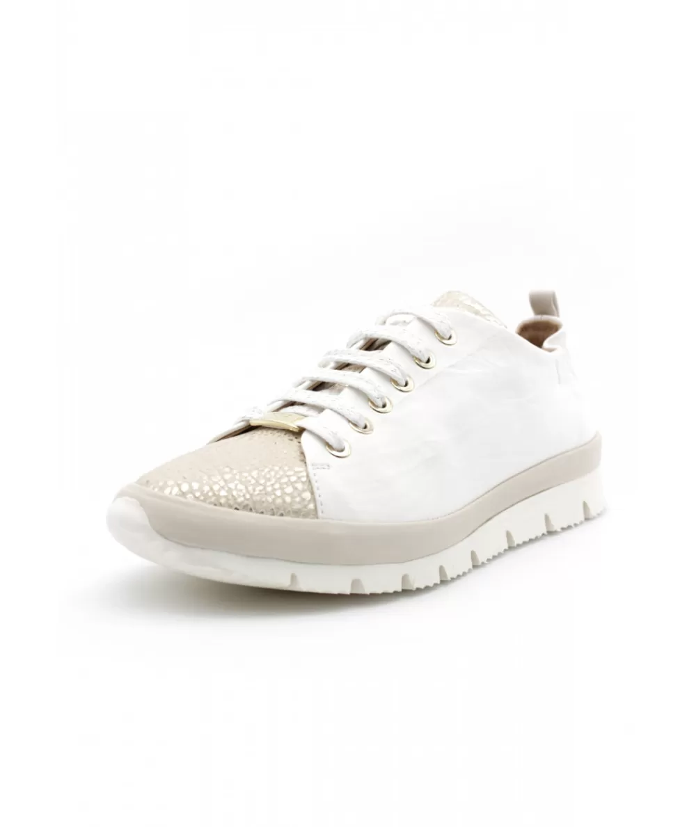 Women xsa Sneakers- 9700